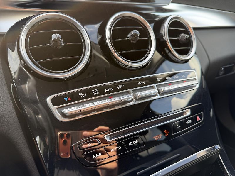 Mercedes-Benz Třídy C 180 CGI AUTOMAT LED NAVIGACE - fotka 26 z 38