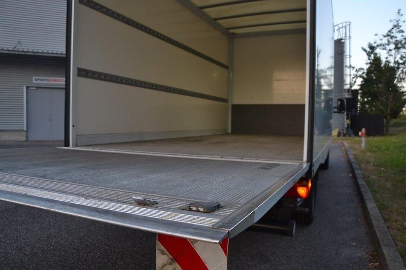 Mercedes-Benz Sprinter 316 hydr. čelo velká výbava  - fotka 23 z 35