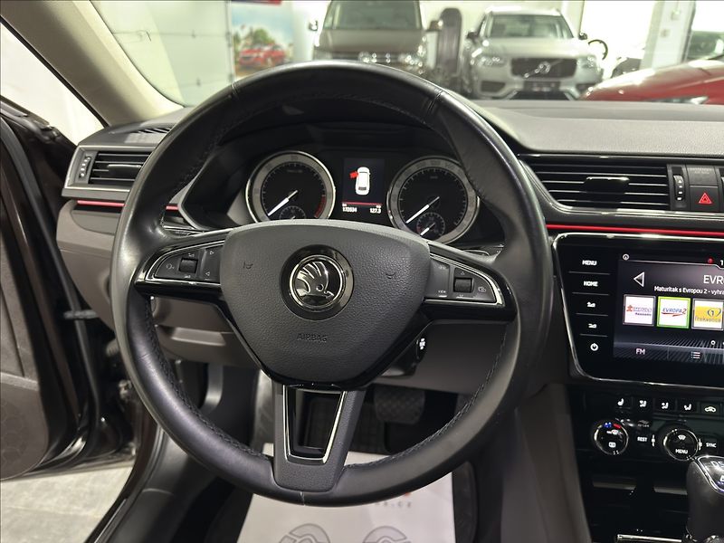 Škoda Superb 2,0   TDI DSG 4X4 140KW L&K - fotka 11 z 41