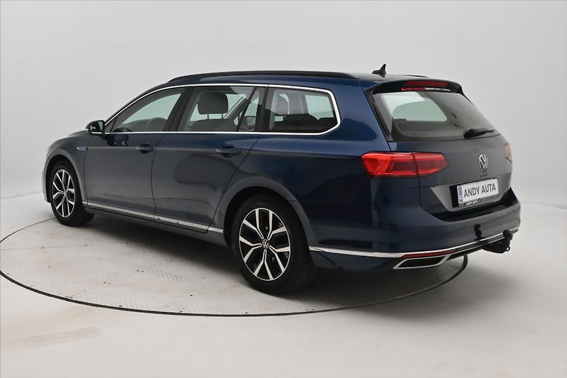 Volkswagen Passat 1,4 GTE TSI 160kW DSG Záruka a - fotka 7 z 33