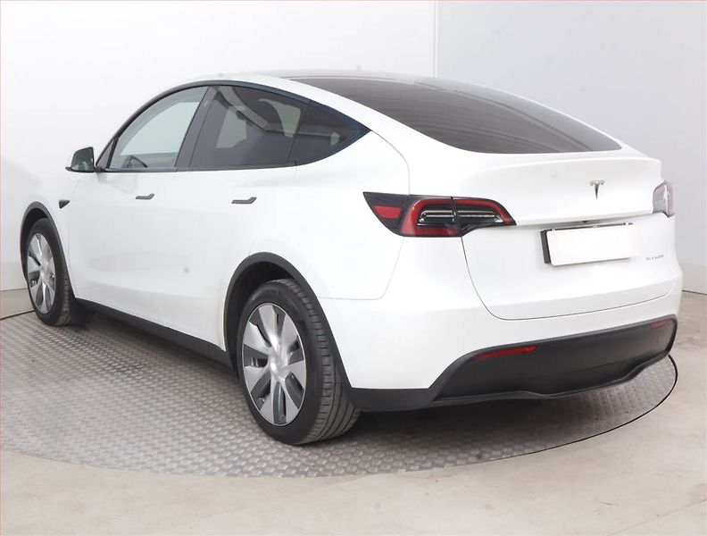 Tesla Model Y (2023) Long Range AWD 79kWh, SoH 92% - fotka 4 z 21