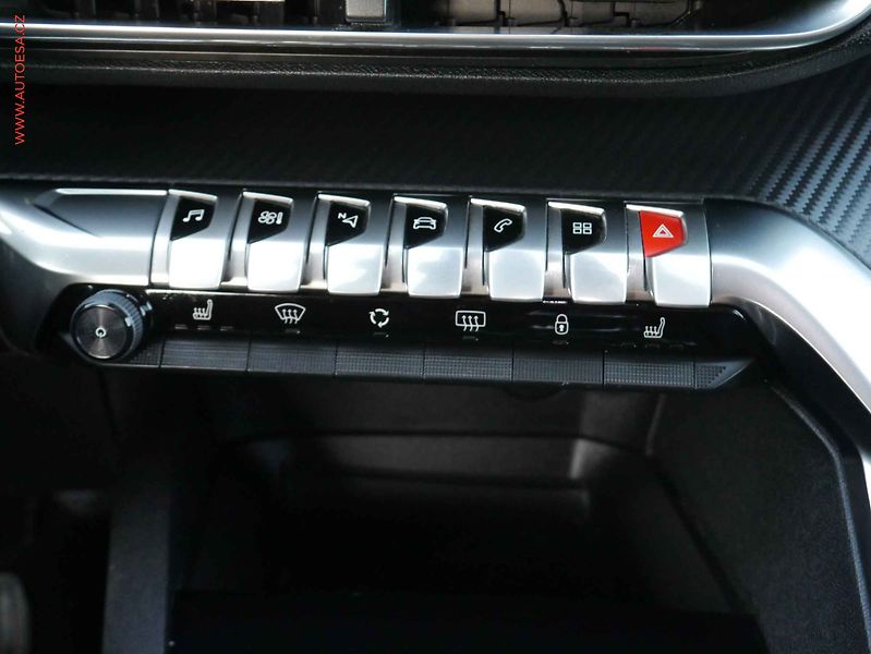 Peugeot 3008 (2016) 1.2 PT, Navigace - fotka 13 z 15