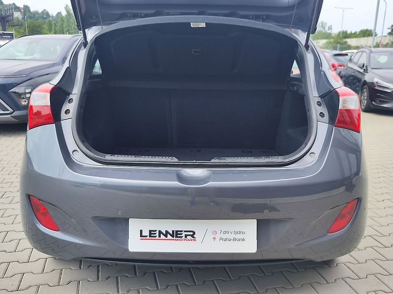 Hyundai i30 1.6 CRDI/81kW - fotka 9 z 24