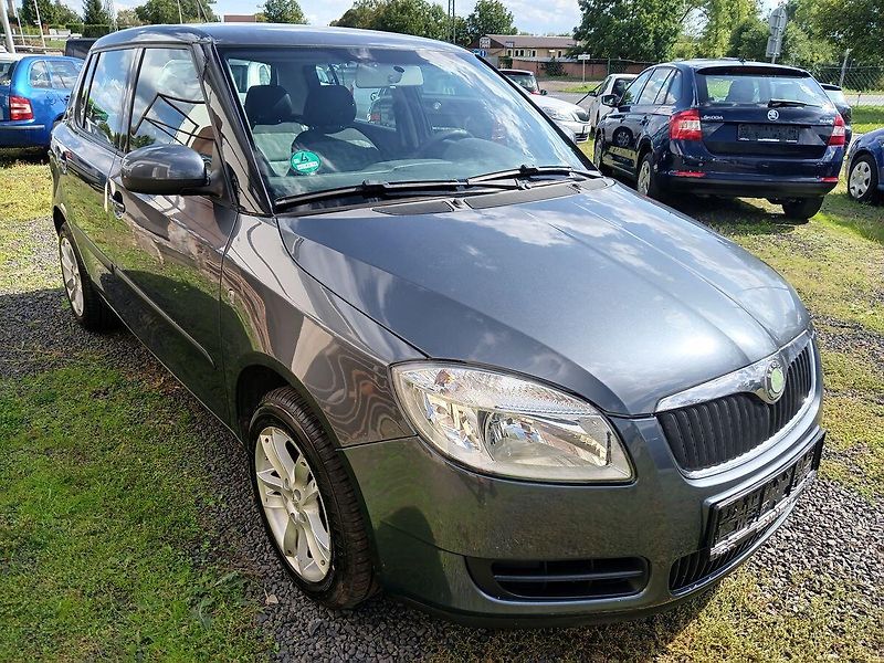 Škoda Fabia 1.4 16V Ambiente - fotka 8 z 25