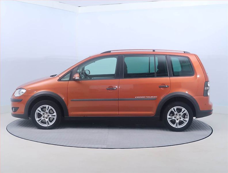 Volkswagen Touran (2007) Cross 2.0 TDI, Automat, 7 míst - fotka 3 z 16