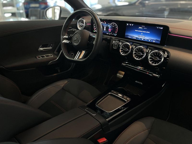 Mercedes-Benz CLA 200 Shooting Brake AMG  - fotka 17 z 36