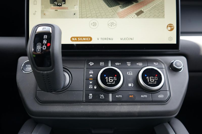 Land Rover Defender (2026) 110 X-Dynamic SE P300e       - fotka 32 z 37