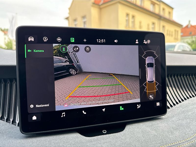 Škoda Superb combi selection 110 kW DSG TDI - fotka 16 z 24