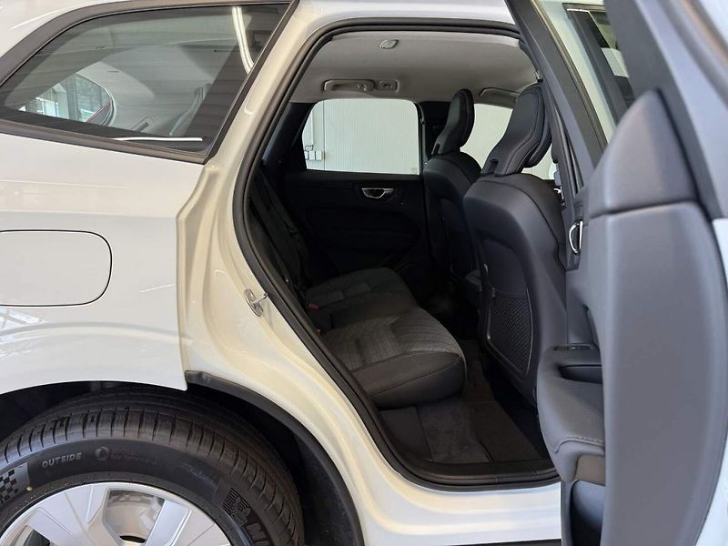 Volvo XC60 (2026) B5 2.0L 250+14 HPAT8 AWD CORE - fotka 18 z 22