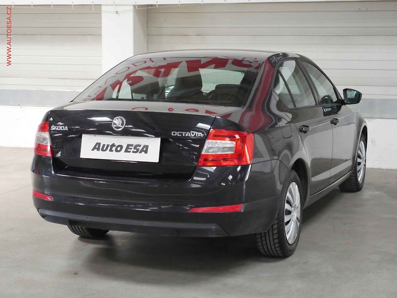 Škoda Octavia (2013) 2.0TDi, ČR, AAC, p.čidla - fotka 6 z 20