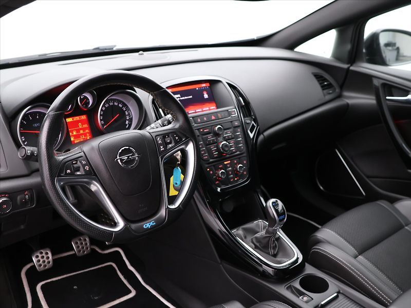 Opel Astra 2,0 T 206kW OPC Black Edit. CZ - fotka 22 z 29