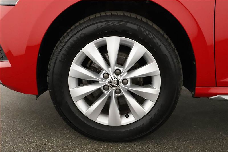Škoda Kamiq (2021) Style 1.0 TSI, ČR,1.maj - fotka 19 z 19