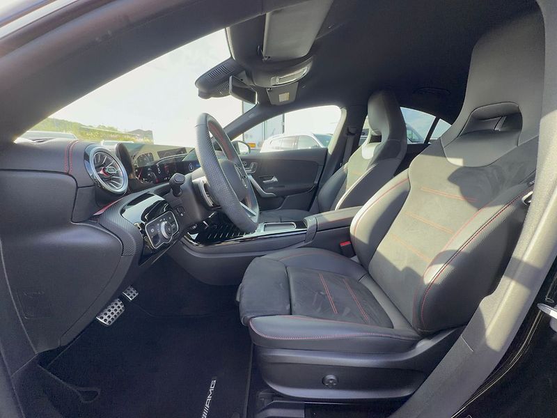 Mercedes-Benz CLA 200 d AMG Style - fotka 15 z 37