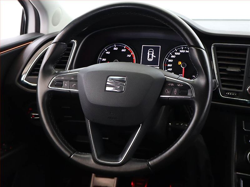 Seat Leon (2016) Style 1.2 TSI, ČR,1.maj - fotka 13 z 16