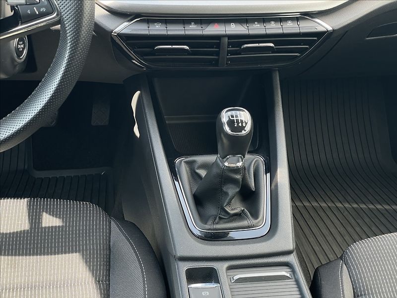 Škoda Octavia 2,0 TDI Combi Ambition Plus - fotka 13 z 24