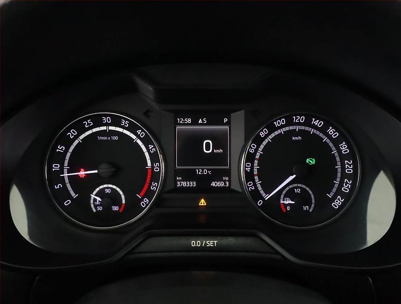Škoda Octavia (2015) RS 2.0 TDI, Automat, Navi - fotka 9 z 14