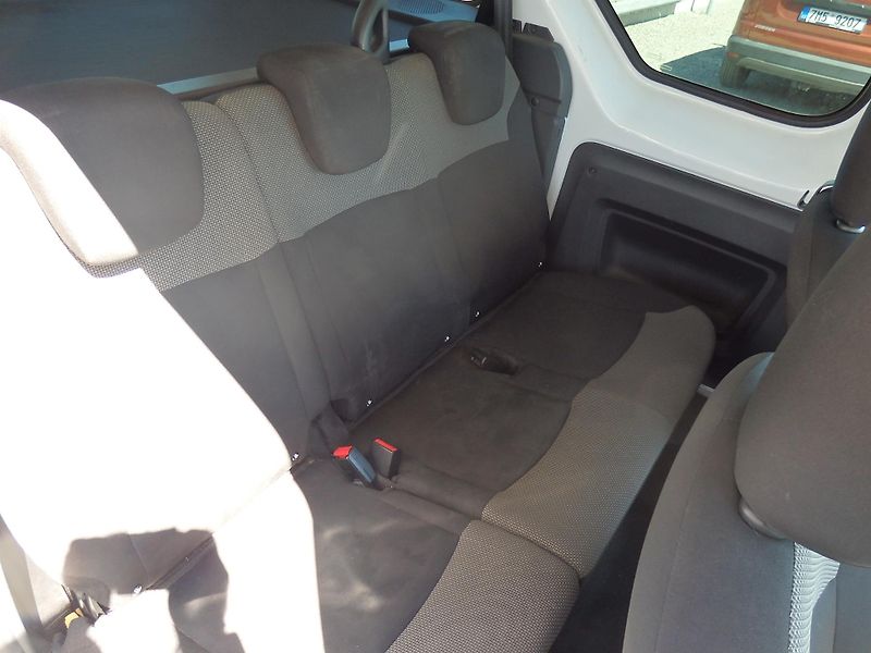 Dacia Dokker 1.6i 4x AIRBAG, ASR - fotka 9 z 13