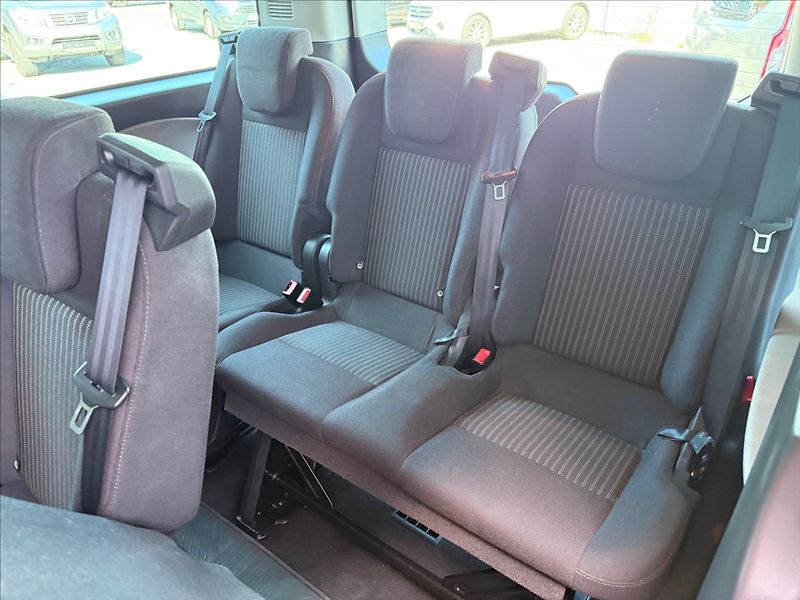 Ford Tourneo Custom 2,2 9míst,92kW,po servisu - fotka 22 z 26