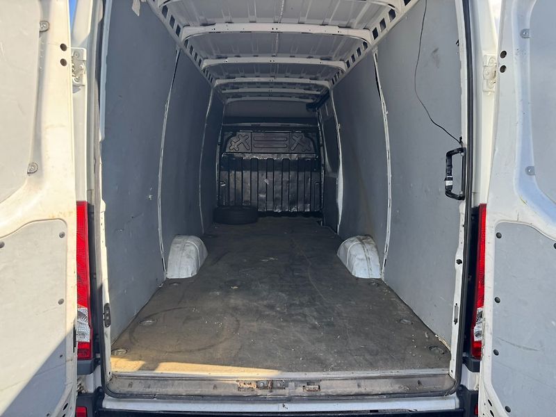 Iveco Daily (2018) 35S14 2.3 100kW - fotka 15 z 16