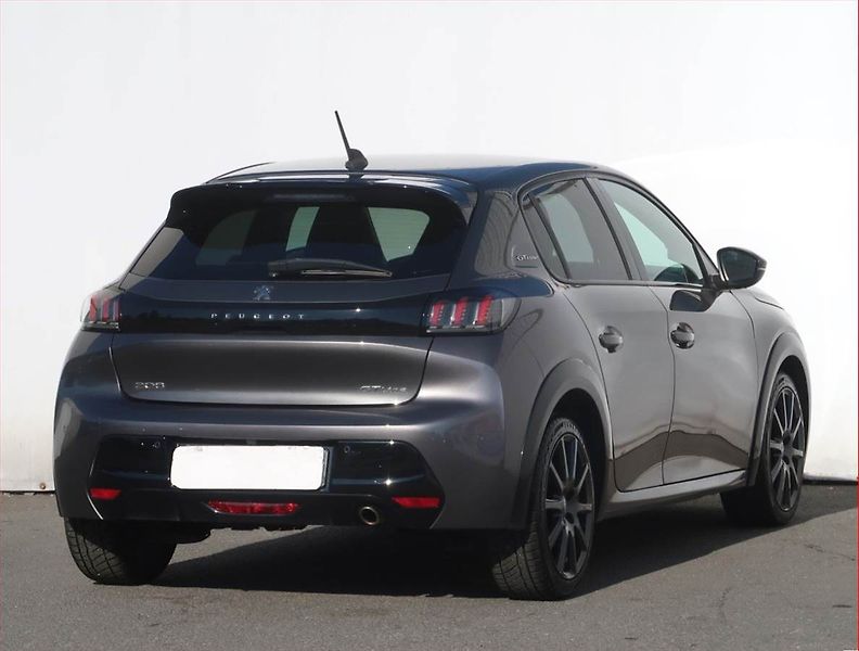 Peugeot 208 (2020) GT Pack 1.2 PureTech, Automat - fotka 5 z 21