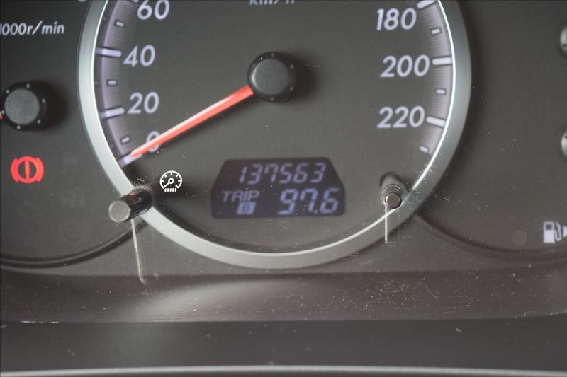 Mazda 5 1,8 i(MZR) 85KW 7 MÍST TAŽNÉ - fotka 29 z 40