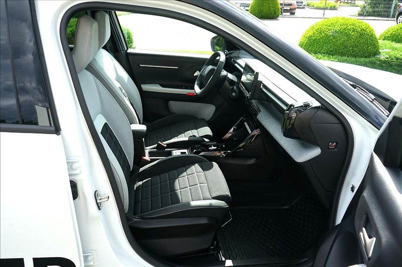 Citroën C3 (2026) 1,2 Hybrid 110k Automatic MAX - fotka 11 z 24