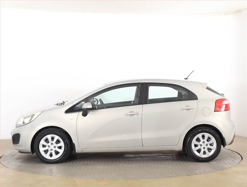 Kia Rio (2012) 1.25 CVVT, Serv.kniha - fotka 3 z 14