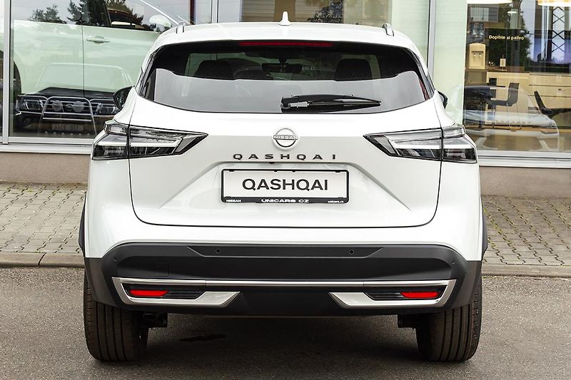 Nissan Qashqai 1,3 DIG-T  X-TRONIC N-CONNECTA - fotka 6 z 17