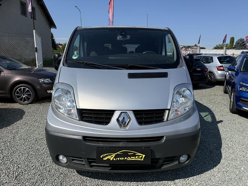 Renault Trafic 2.5 DCI PASSENGER 9 MÍST - fotka 2 z 13