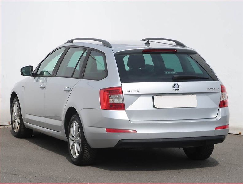 Škoda Octavia (2016) Ambition 1.6 TDI, Navi - fotka 4 z 22