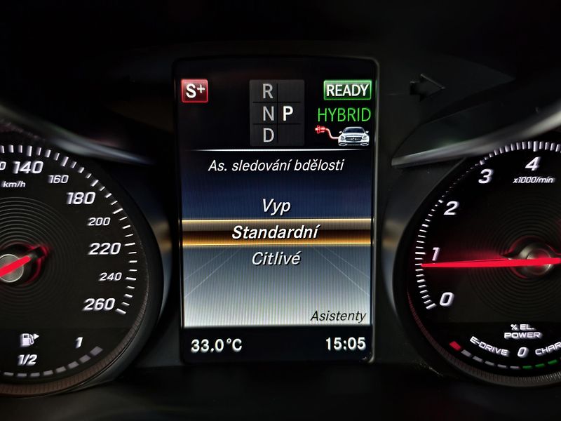 Mercedes-Benz GLC 350 e 4MATIC 235kW Plug-In DPH - fotka 17 z 26