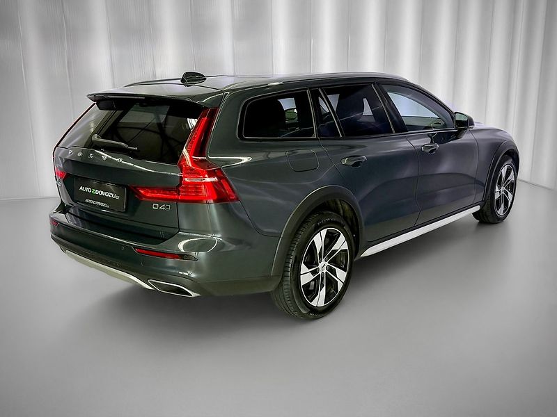 Volvo V60 D4 AWD, WEBASTO, PANORAMA, EL. - fotka 7 z 30
