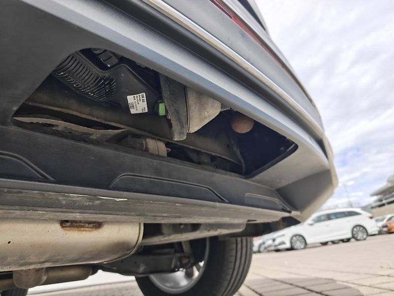Volkswagen Tiguan Elegance 4Motion 2,0TDI - fotka 24 z 28