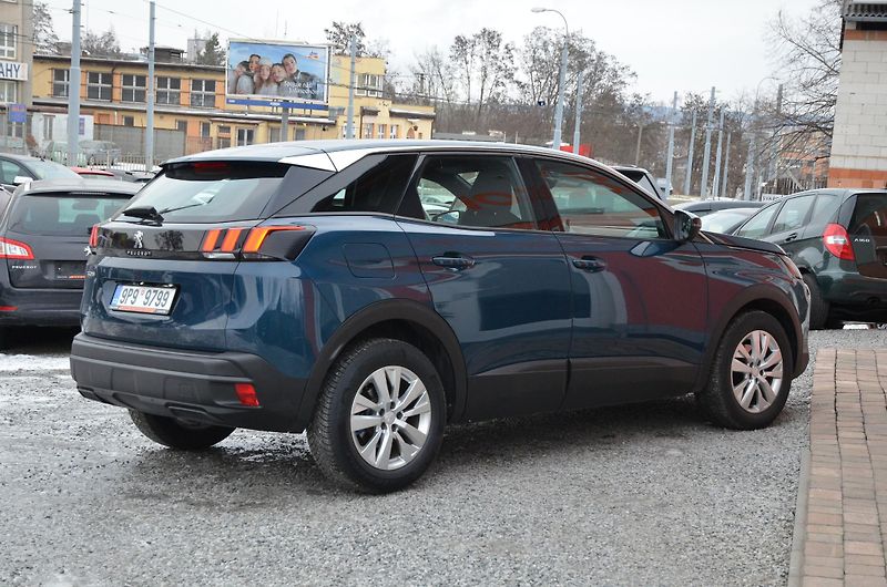 Peugeot 3008 (2023) 1.5 HDi 96kW AT8 Allure / LED - fotka 6 z 38