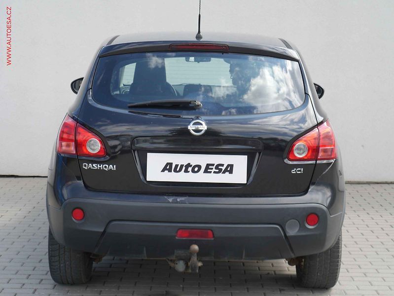 Nissan Qashqai (2009) 2.0dCi 4x4, AC, temp - fotka 5 z 19