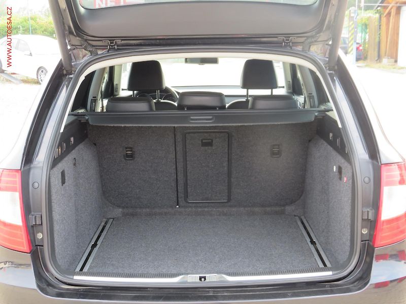 Škoda Superb (2011) 3.6 V6 4x4, ČR, Exclusive - fotka 7 z 28