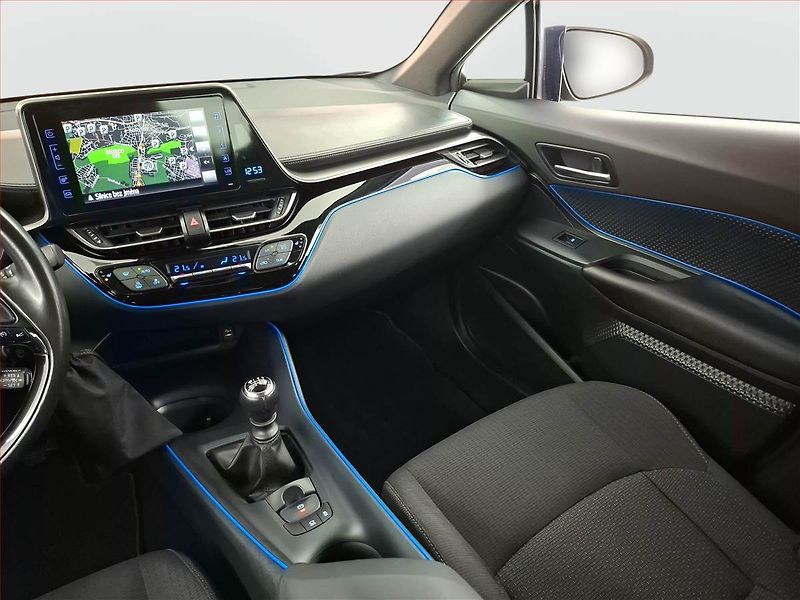 Toyota C-HR (2019) 1.2 Turbo, Navi, Tempomat - fotka 8 z 19