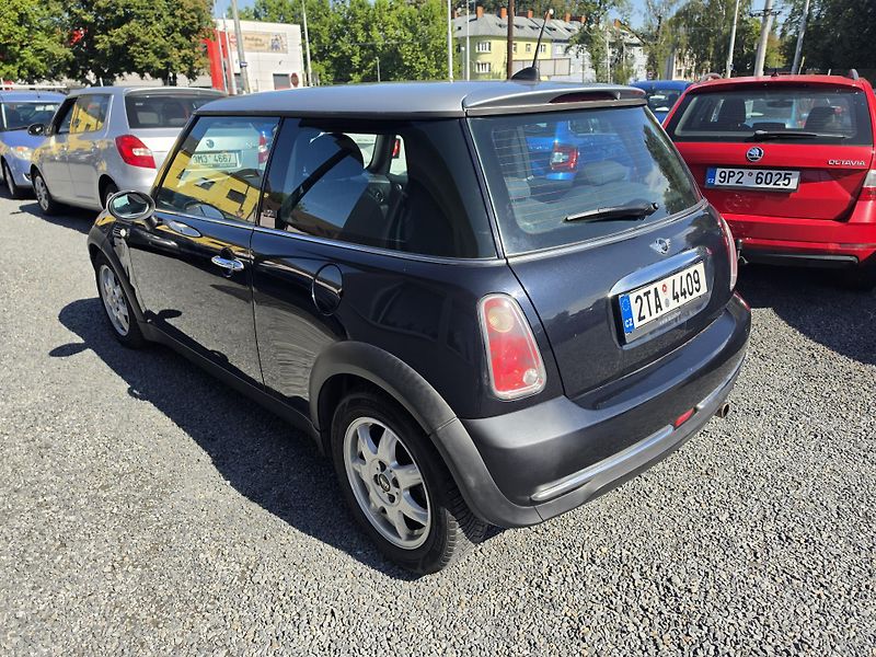 Mini Cooper 1.6 i  - fotka 3 z 17
