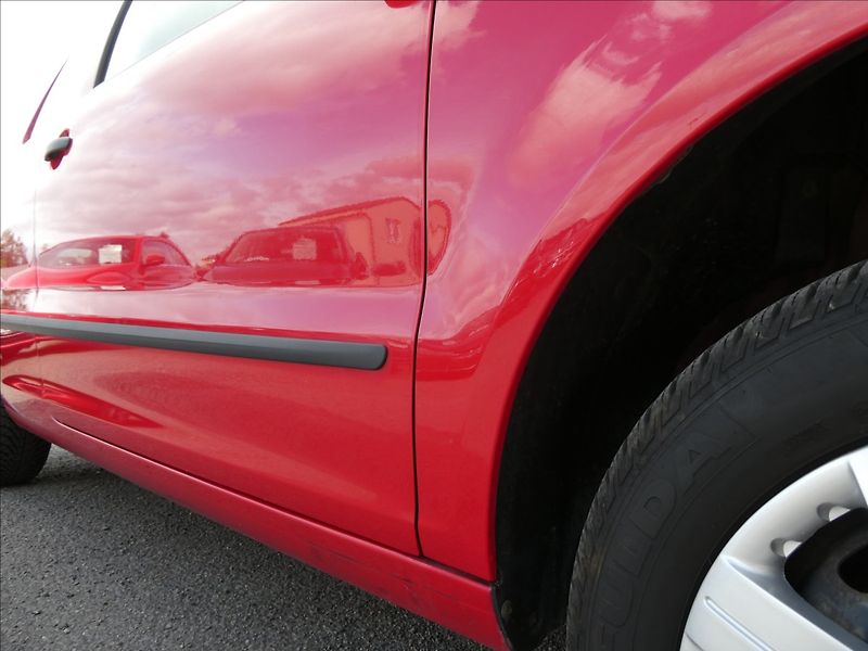 Volkswagen Fox 1,2 HTP 2 x kola - fotka 12 z 31