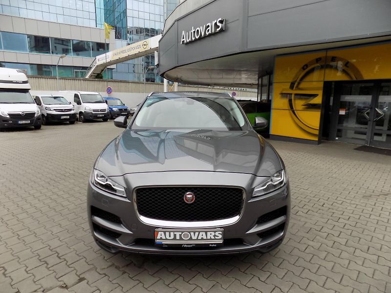 Jaguar F-Pace (2017) 2.0 D Původ ČR  - fotka 2 z 19