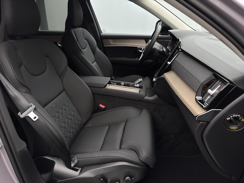 Volvo XC90 (2026) T8 AWD Plug-in DARK PLUS 7m - fotka 17 z 26