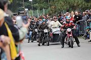Na akci Jízda do vrchu a výstava historických vozidel se představilo na tři sta automobilů a motocyklů.