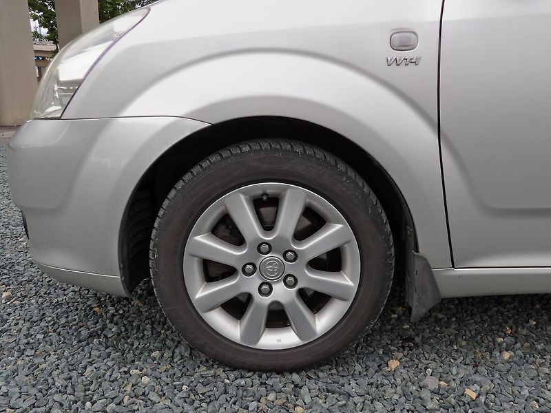 Toyota Corolla Verso 1.8 VVT-i 95kW 7 míst ČR - fotka 23 z 25