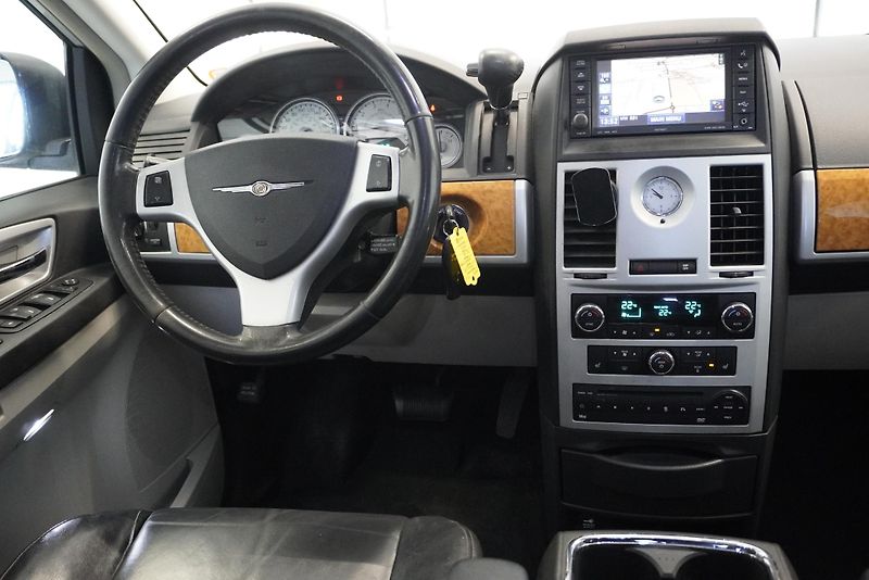 Chrysler Grand Voyager 3,8I LIMITED AUT. - fotka 20 z 30