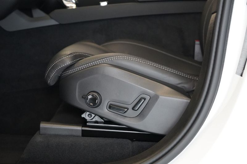 Volvo XC90 T8 PLUS Dark, Vzduch,Ventilace - fotka 23 z 50
