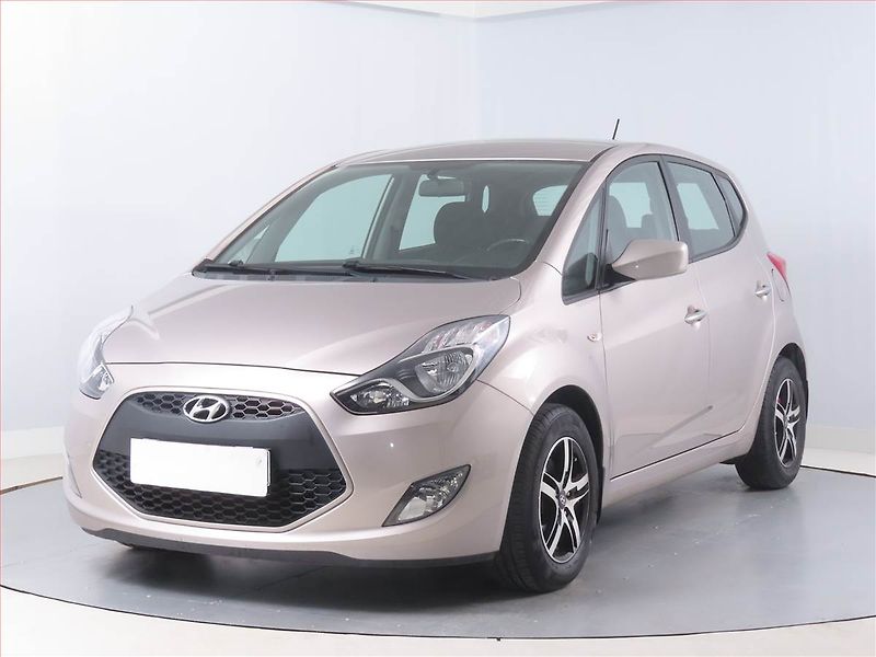 Hyundai ix20 (2017) 1.6 CVVT, Serv.kniha - fotka 2 z 15
