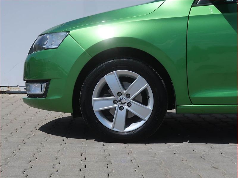 Škoda Rapid (2015) Spaceback 1.2 TSI, Serv.kniha - fotka 14 z 14