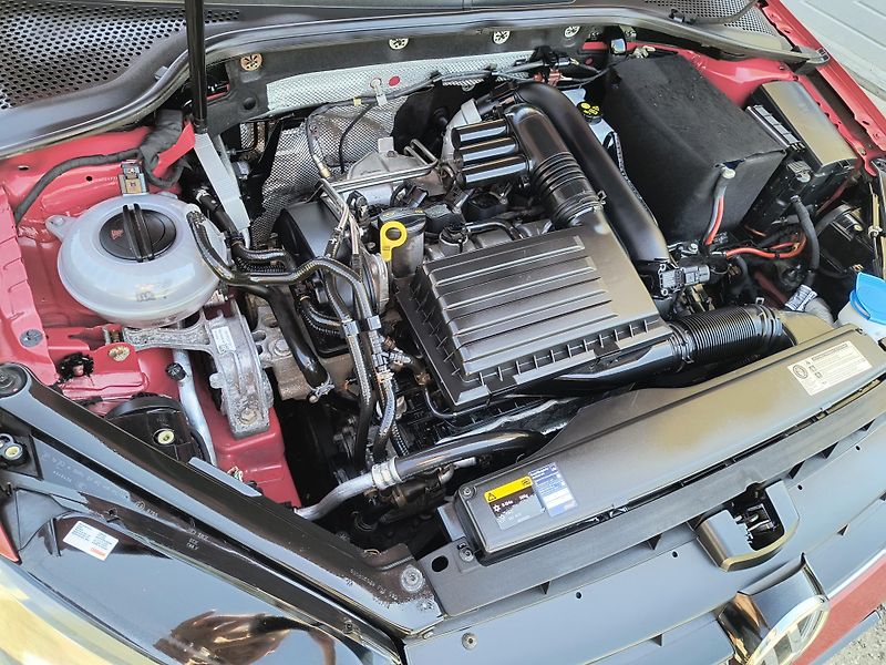 Volkswagen Golf (2014) 1.2 TSI 63KW 4-VÁLEC Z ŘEMENEM - fotka 49 z 66