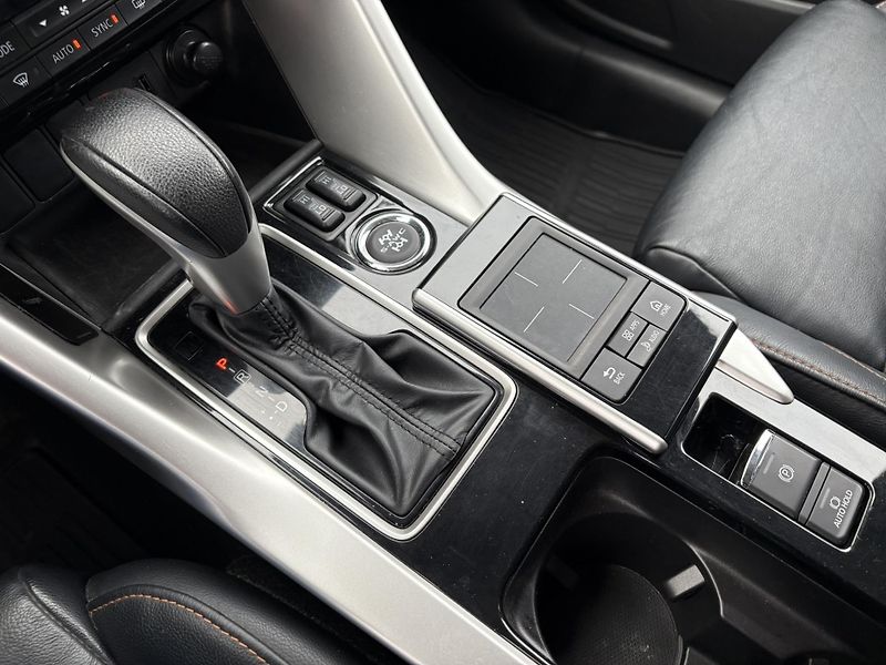 Mitsubishi Eclipse Cross 1.5 TURBO 4WD CVT INSTYLE+ - fotka 23 z 25