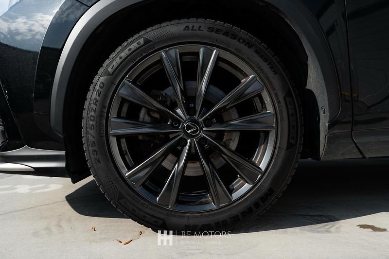 Lexus NX 450h plus (2023) F-SPORT 306 PS, 1.majitel - fotka 27 z 30